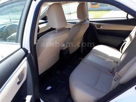 Yetkili Servis Bakımlı Orijinal Toyota Corolla 1.4 D-4D Premium 2015 Model  