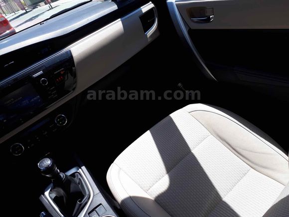 Yetkili Servis Bakımlı Orijinal Toyota Corolla 1.4 D-4D Premium 2015 Model  