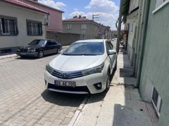Yetkili Servis Bakımlı Orijinal Toyota Corolla 1.4 D-4D Premium 2015 Model  