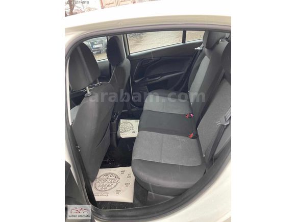 YÜZDE 20 FATURALI 2023 EGEA 1.3 EASY
