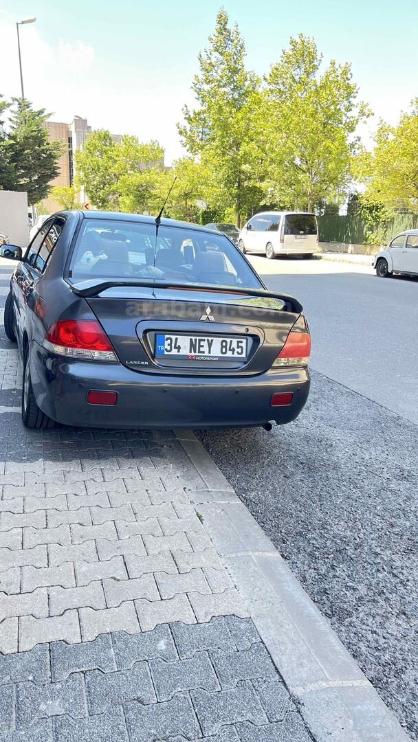 Sahibinden Mitsubishi Lancer 1.6 Comfort 2004 Model İstanbul 358.000 km Füme 3