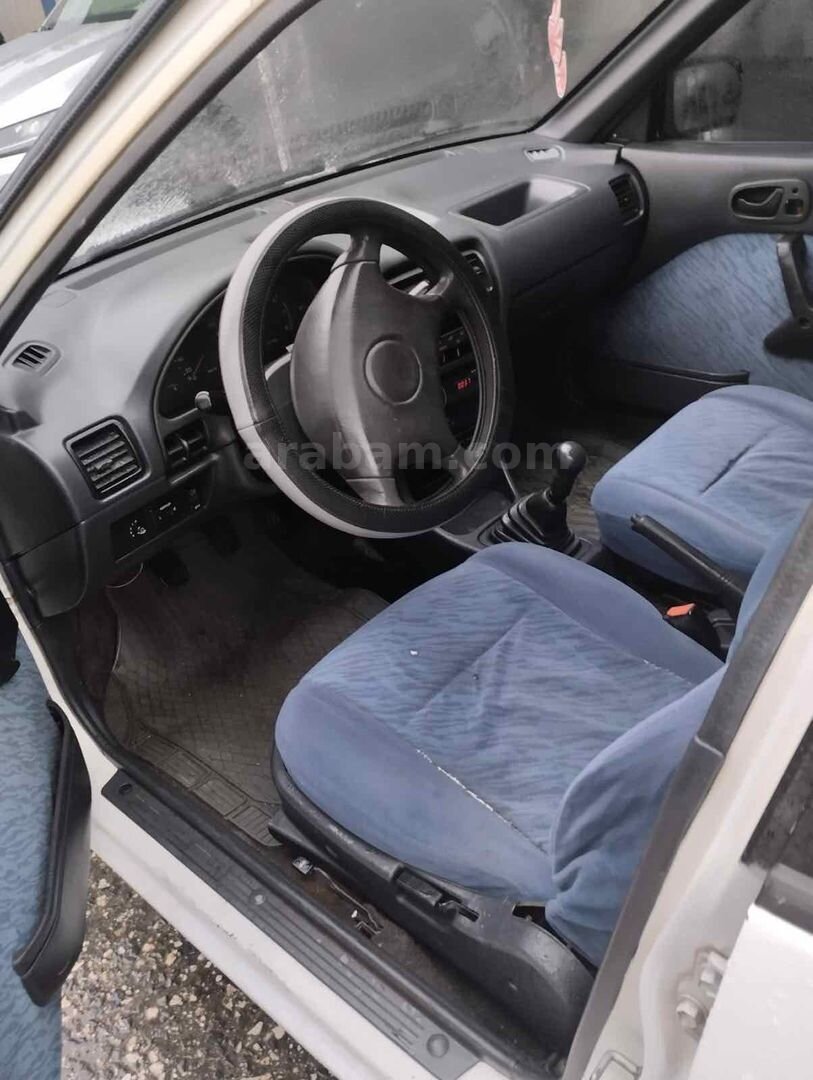 Sahibinden Suzuki Swift 1.3 GL 1998 Model İstanbul 178.000 km Beyaz 5