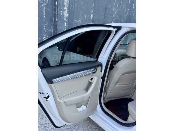 SKODA OCTAVİA 1.6 TDI ELAGANCE CR 2015 MODEL   