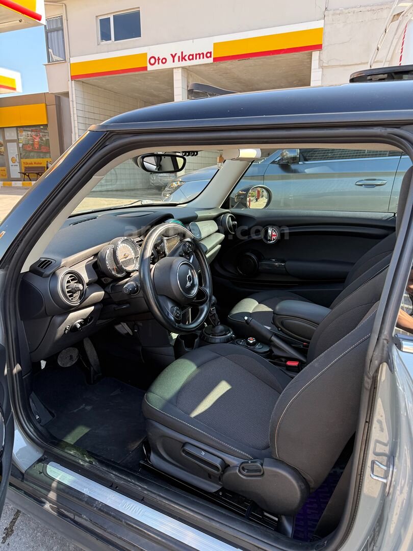 Sahibinden Mini Cooper 1.5 D Pepper 2017 Model İstanbul 138.000 km Füme 5