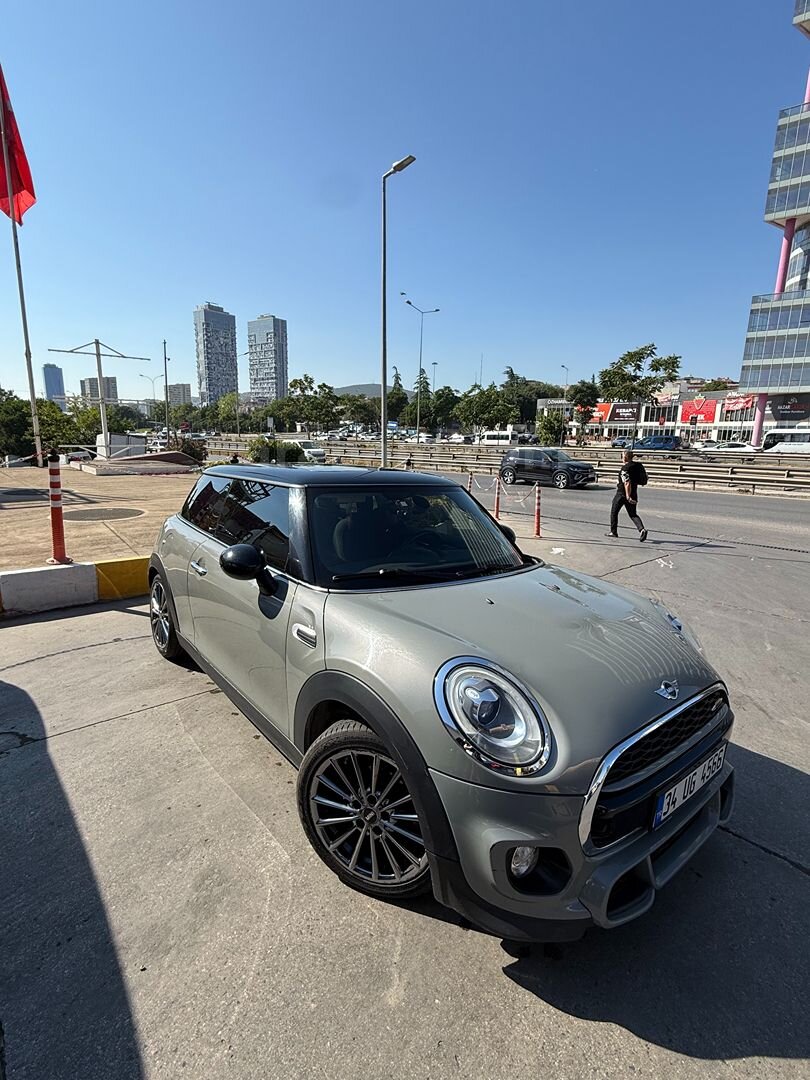 Sahibinden Mini Cooper 1.5 D Pepper 2017 Model İstanbul 138.000 km Füme 1