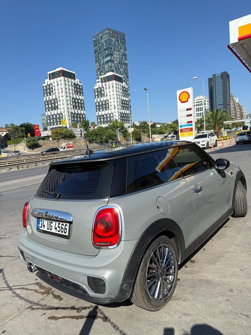 Sahibinden Mini Cooper 1.5 D Pepper 2017 Model İstanbul 138.000 km Füme 3