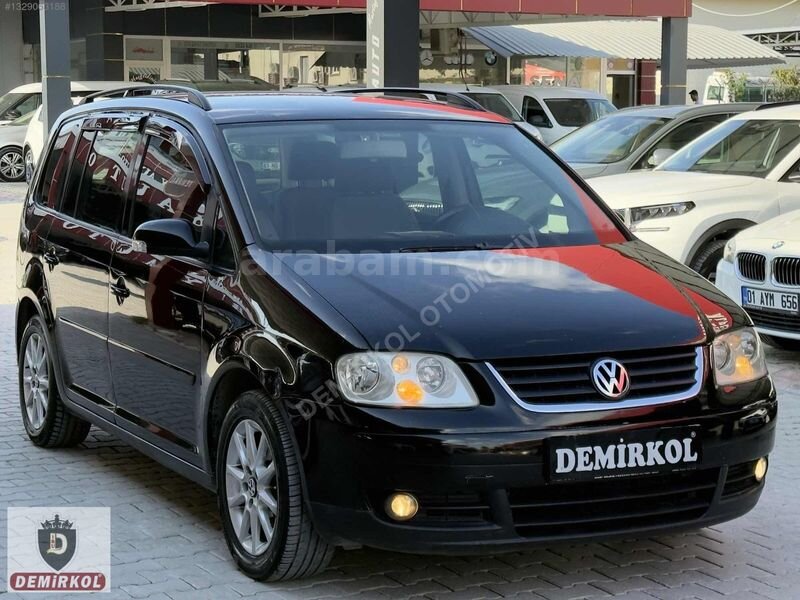 Galeriden Volkswagen Touran 1.6 FSi Comfortline 2004 Model Adana 270.000 km Siyah