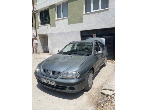  Megane 1.6  16 walf  89binde  2000 Model 