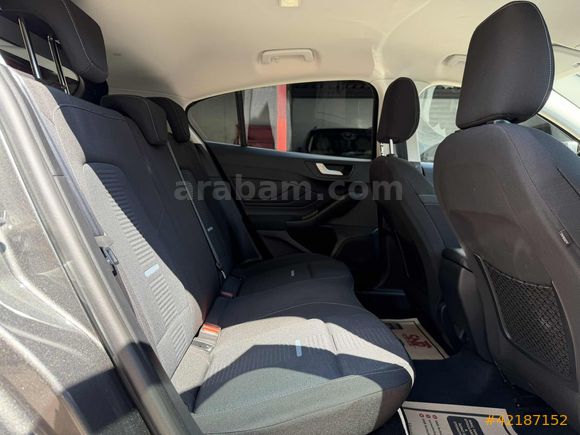 BOYASIZ*HATASIZ*FORD FOCUS ACTİVE STİL 22.000KM %20 İLKSAHİBİ