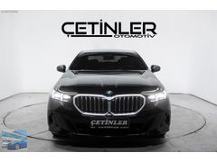 ÇETİNLERDEN 2025 BMW 5.20i M SPORT -H. KARDON İÇİ KIRMIZI BOYASZ