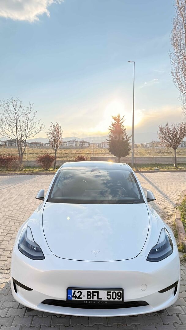 Sahibinden Tesla Model Y Standart (Juniper) 2024 Model Konya 46.000 km Beyaz 1