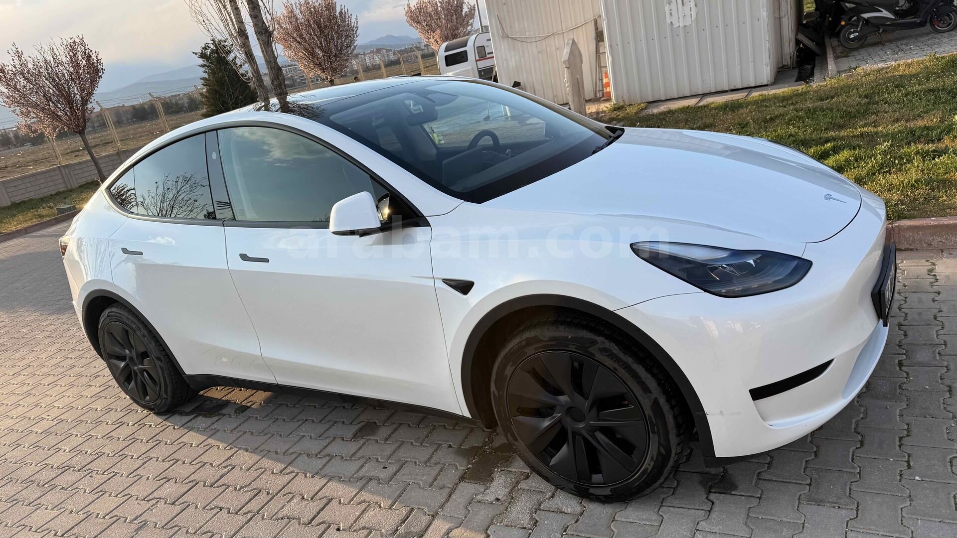 Sahibinden Tesla Model Y Standart (Juniper) 2024 Model Konya 46.000 km Beyaz 5