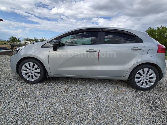 Sahibinden Kia Rio 1.4 CRDi Fancy 2012 Model