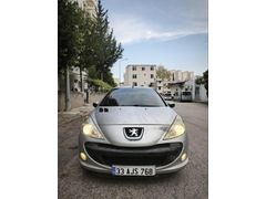 Sahibinden Peugeot 206+ 1.4 Comfort 2011 Model  196.000 km Gri (Gümüş)