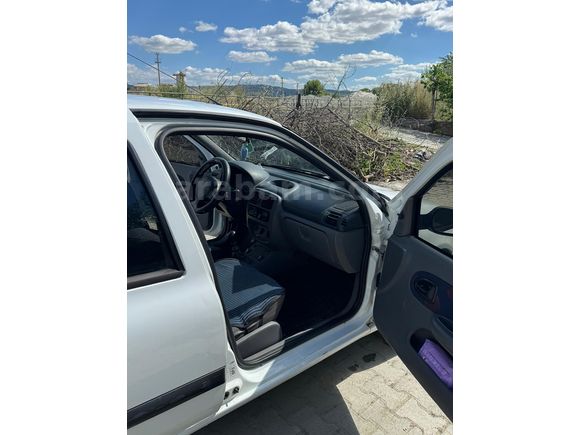 Sahibinden Renault Clio 1.4 RNA 2000 Model 310binde Değişensiz klimalı