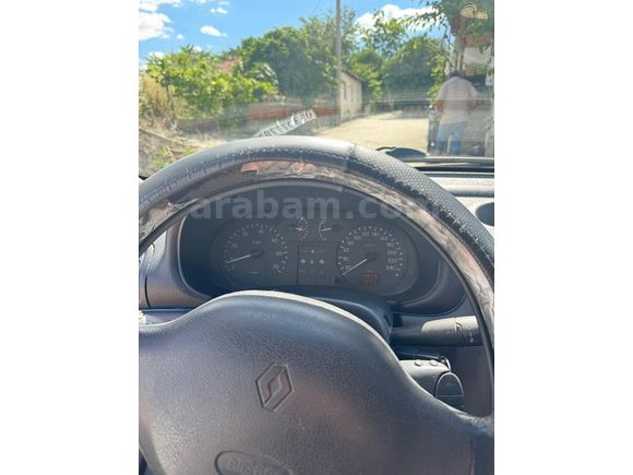 Sahibinden Renault Clio 1.4 RNA 2000 Model 310binde Değişensiz klimalı
