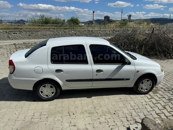 Sahibinden Renault Clio 1.4 RNA 2000 Model 310binde Değişensiz klimalı