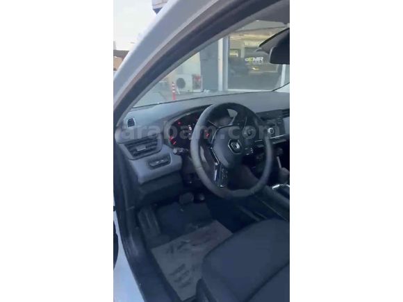 Sahibinden Renault Clio 1.0 TCe Evolution 2023 Model 