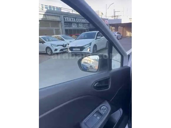 Sahibinden Renault Clio 1.0 TCe Evolution 2023 Model 