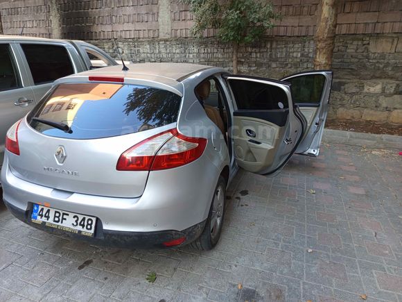 Sahibinden Renault Megane 1.6 Authentique 2011 Model 