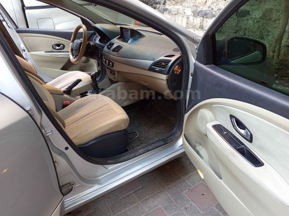 Sahibinden Renault Megane 1.6 Authentique 2011 Model 
