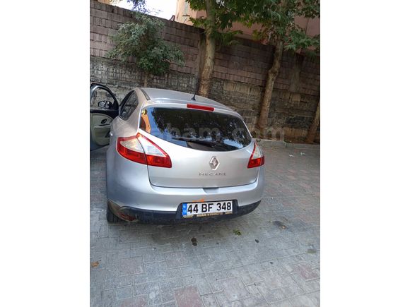 Sahibinden Renault Megane 1.6 Authentique 2011 Model 