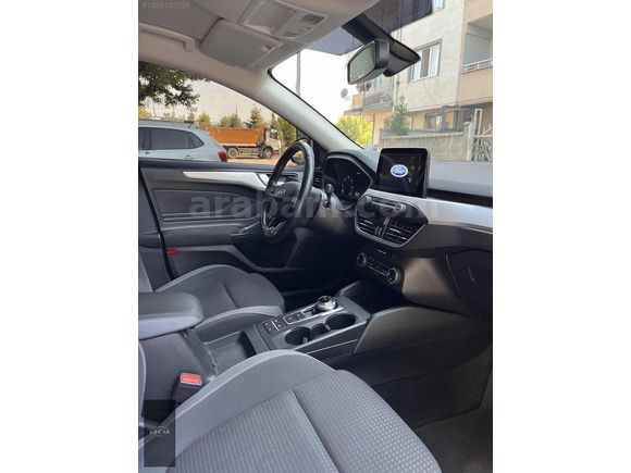 2020 FORD FOCUS 1.5 TDCİ EcoBlue 8 İLERİ OTOMATİK TİTANİUM FULL