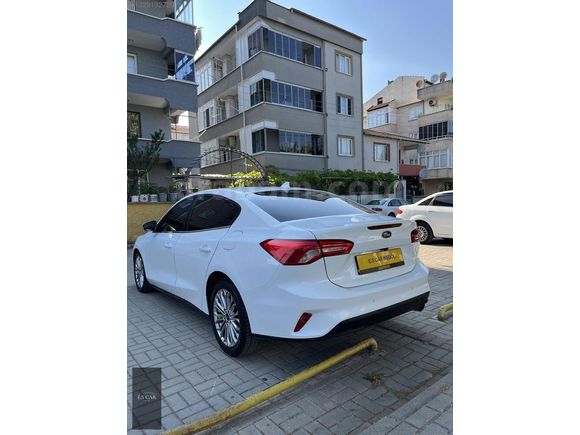 2020 FORD FOCUS 1.5 TDCİ EcoBlue 8 İLERİ OTOMATİK TİTANİUM FULL