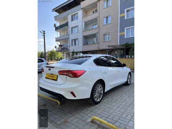 2020 FORD FOCUS 1.5 TDCİ EcoBlue 8 İLERİ OTOMATİK TİTANİUM FULL
