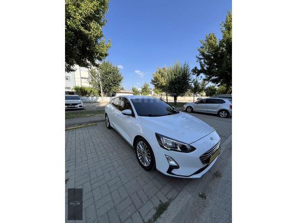 2020 FORD FOCUS 1.5 TDCİ EcoBlue 8 İLERİ OTOMATİK TİTANİUM FULL