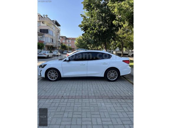 2020 FORD FOCUS 1.5 TDCİ EcoBlue 8 İLERİ OTOMATİK TİTANİUM FULL