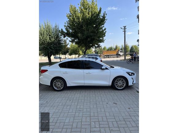 2020 FORD FOCUS 1.5 TDCİ EcoBlue 8 İLERİ OTOMATİK TİTANİUM FULL