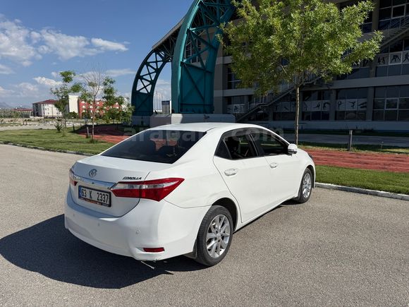 Sahibinden Toyota Corolla 1.4 D-4D Advance 2013 Model 