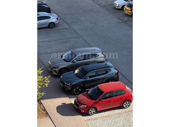 Sahibinden Renault Duster 1.6 E-Tech Techno 2024 Model  23.000 km Yeşil (metalik)