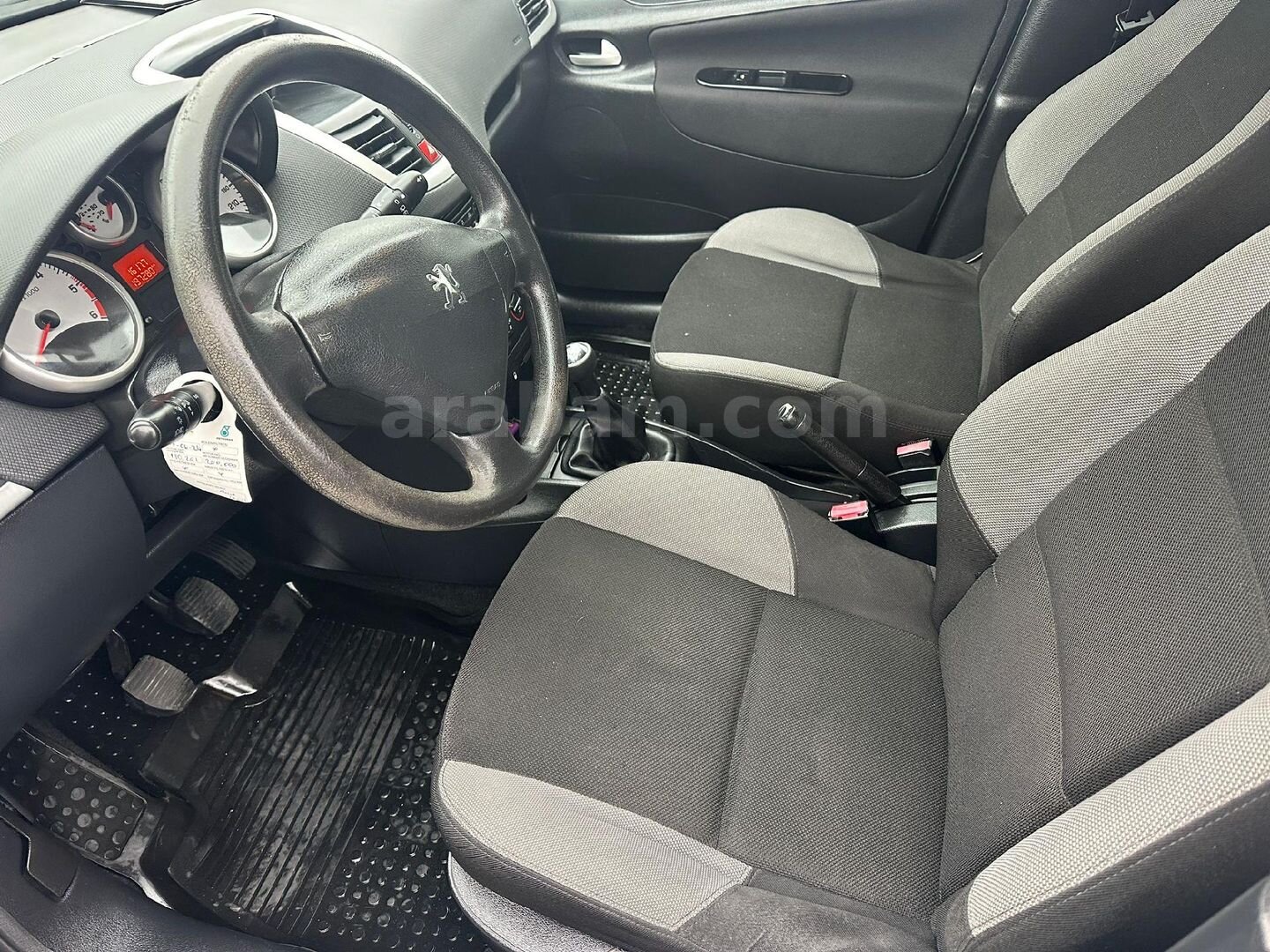 Sahibinden Peugeot 207 1.6 HDi Outdoor 2009 Model İstanbul 216.000 km Gri (Gümüş) 4