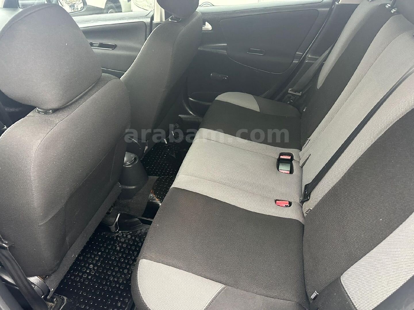 Sahibinden Peugeot 207 1.6 HDi Outdoor 2009 Model İstanbul 216.000 km Gri (Gümüş) 2
