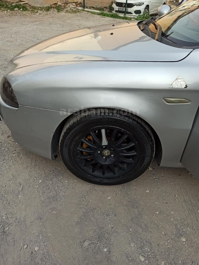Sahibinden Alfa Romeo 147 1.6 TS Black Line 2005 Model Bursa 225.000 km Gri 2