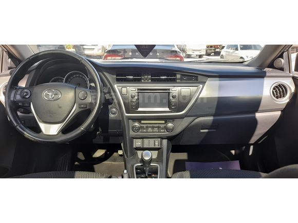 Sahibinden Toyota Auris 1.4 D-4D Advance Skypack 2013 Model 