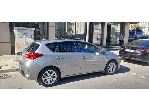 Sahibinden Toyota Auris 1.4 D-4D Advance Skypack 2013 Model 