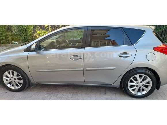 Sahibinden Toyota Auris 1.4 D-4D Advance Skypack 2013 Model 