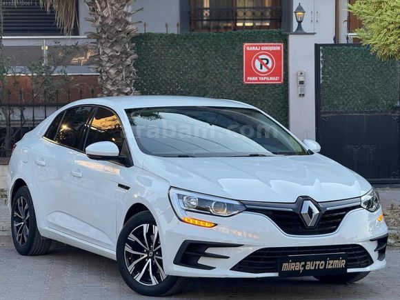 2024 ÇIKIŞLI İLK SAHİBİNDEN /GARANTİSİ DEVAM EDİYOR SERVİS BKMLI