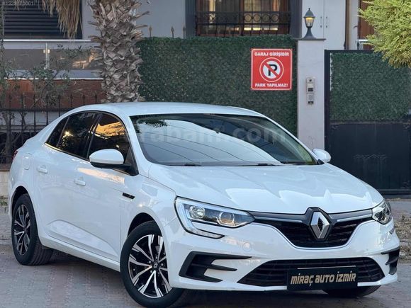 2024 ÇIKIŞLI İLK SAHİBİNDEN /GARANTİSİ DEVAM EDİYOR SERVİS BKMLI