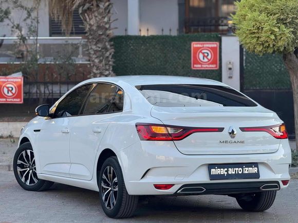 2024 ÇIKIŞLI İLK SAHİBİNDEN /GARANTİSİ DEVAM EDİYOR SERVİS BKMLI