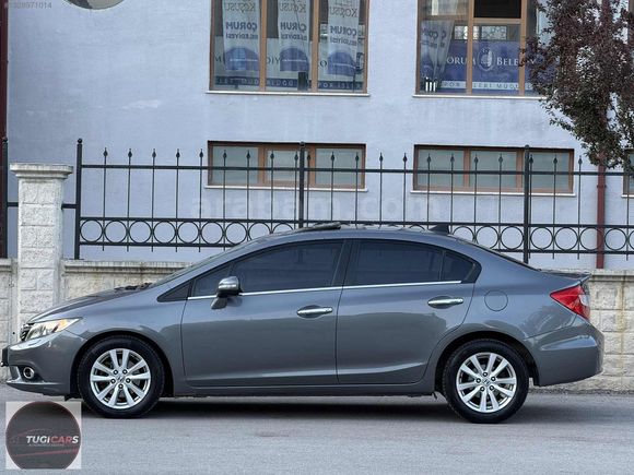 2013 MODEL HATASIZ TRAMERSİZ ELEGANCE HONDA CİVİC