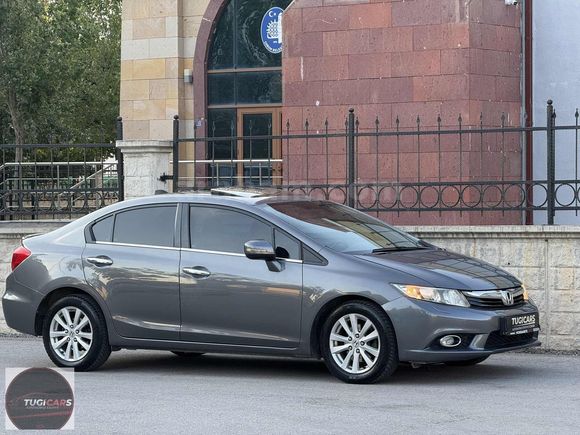 2013 MODEL HATASIZ TRAMERSİZ ELEGANCE HONDA CİVİC