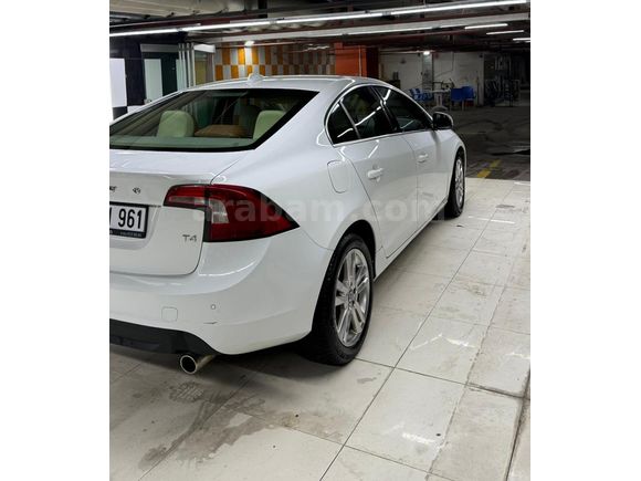 Sahibinden Volvo S60 1.6 T4  2011 Model 