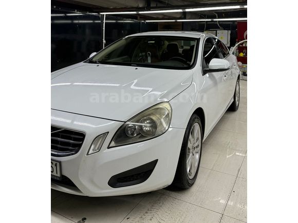 Sahibinden Volvo S60 1.6 T4  2011 Model 