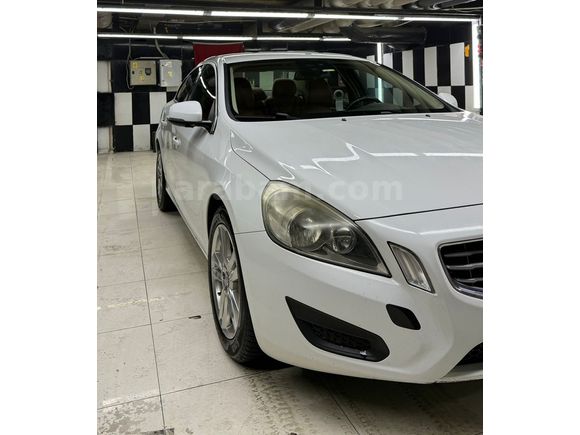 Sahibinden Volvo S60 1.6 T4  2011 Model 