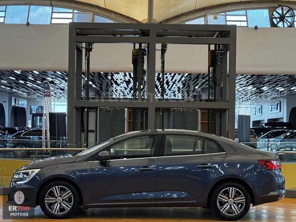 450 BİN PEŞİNAT İLE 2023 MODE RENAULT MEGANE 1.3 TCe Touch
