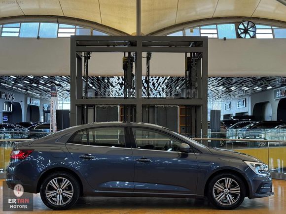 450 BİN PEŞİNAT İLE 2023 MODE RENAULT MEGANE 1.3 TCe Touch